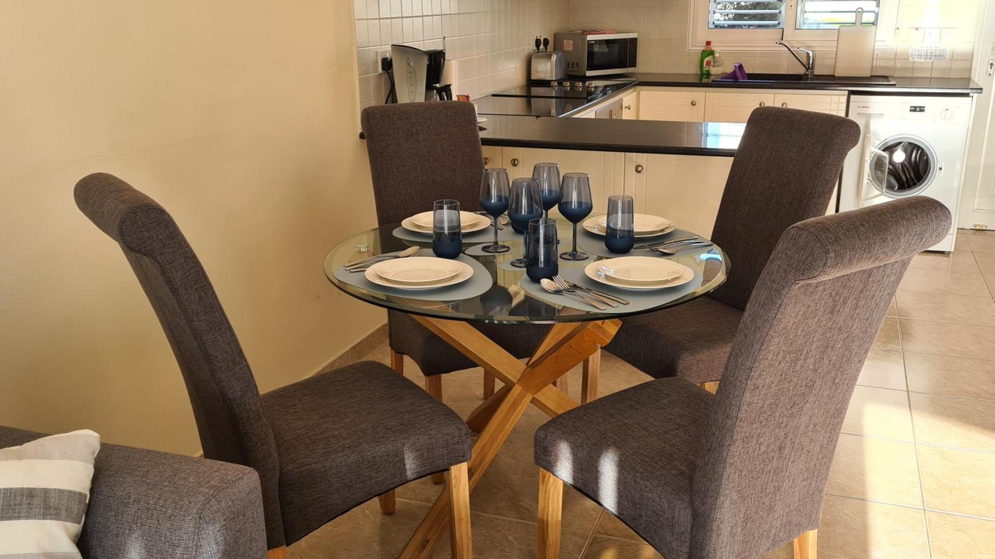 Sun Island Apartments Paphos Bagian luar foto