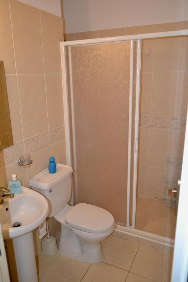 Sun Island Apartments Paphos Bagian luar foto